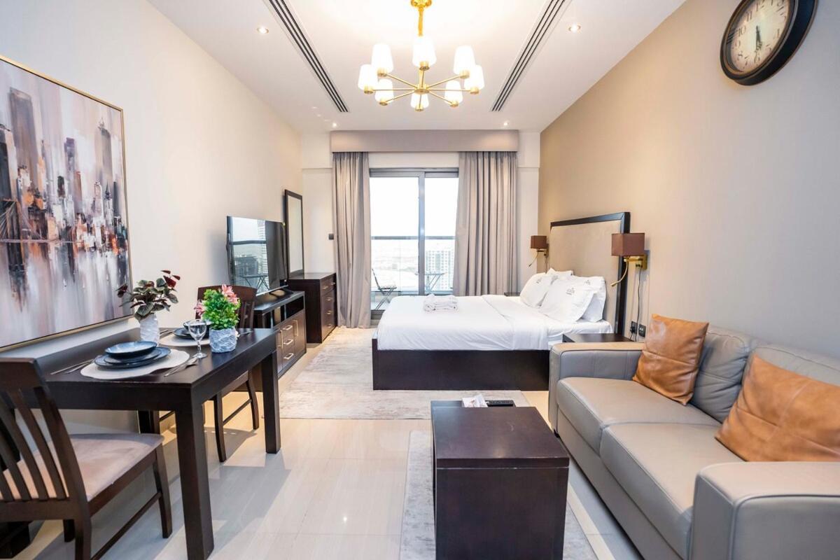 Apartment Elite Haven, Elegant Escape In - Free Pool *
